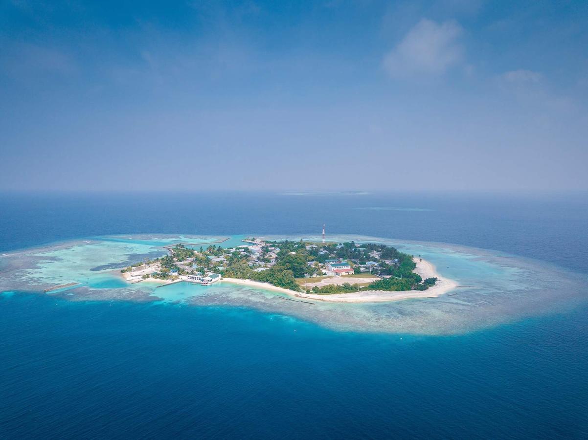 Surfretreat Hotel Bodufolhudhoo Exterior photo