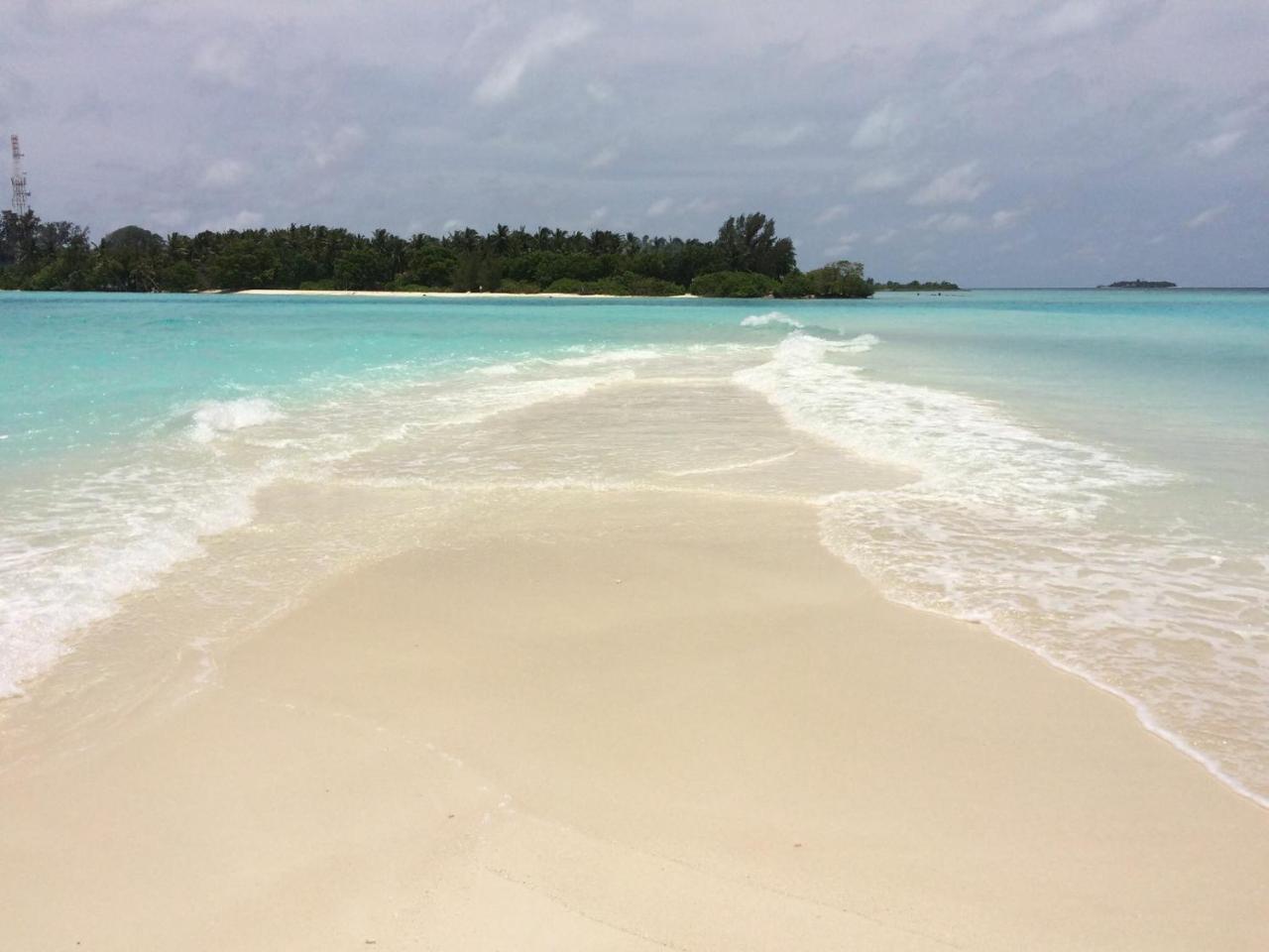 Surfretreat Hotel Bodufolhudhoo Exterior photo